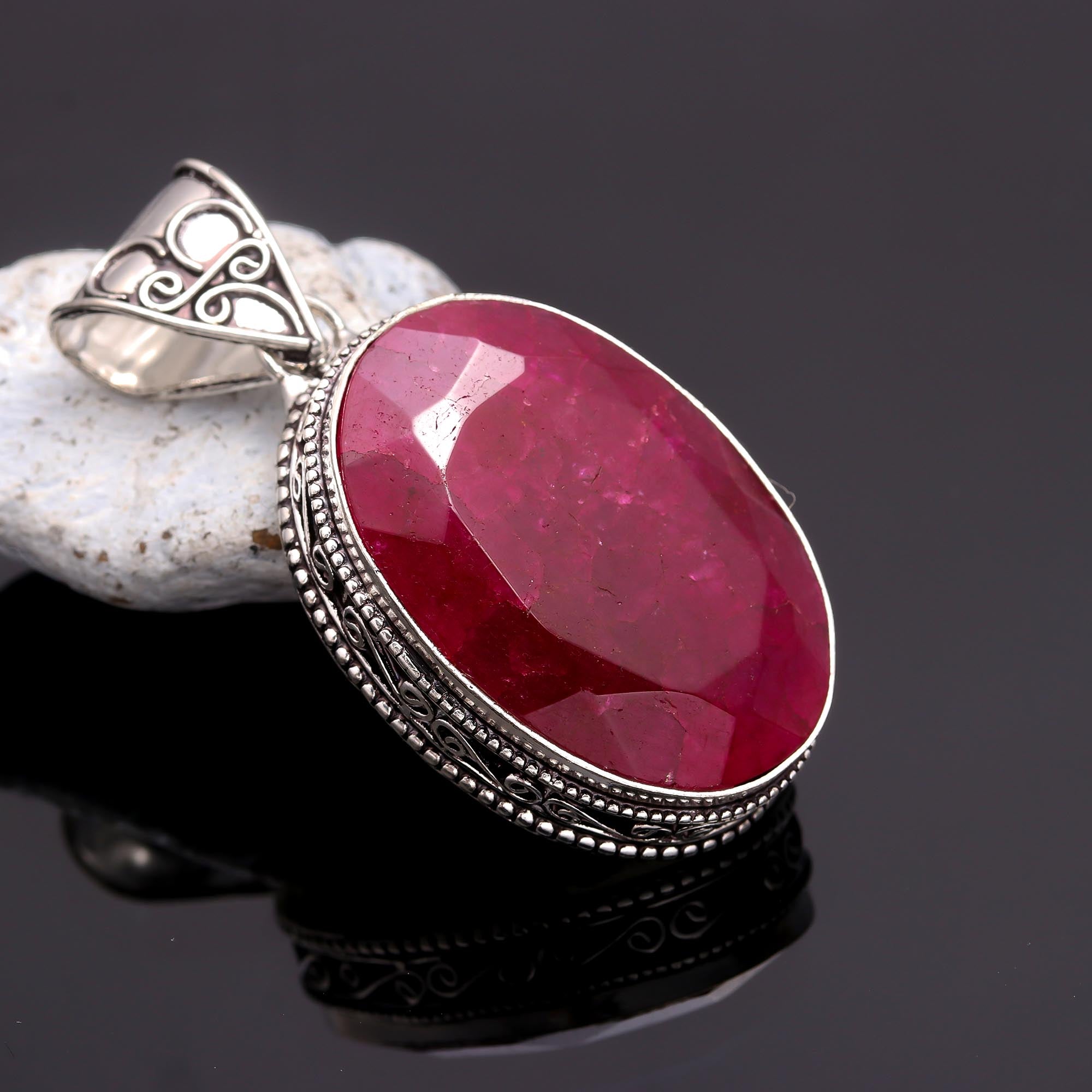 Kashmir Red Ruby Gemstone Handmade 925 Sterling Silver Jewelry Oval Cut Pendant