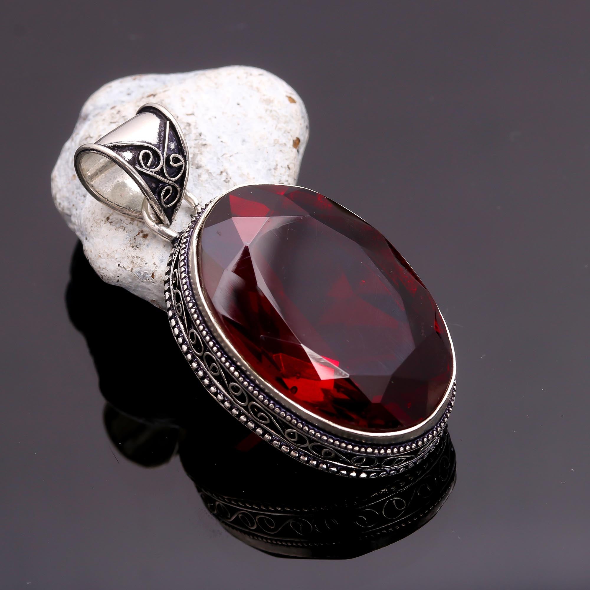 Red Garnet Gemstone Handmade 925 Sterling Silver Jewelry Oval Cut Pendant