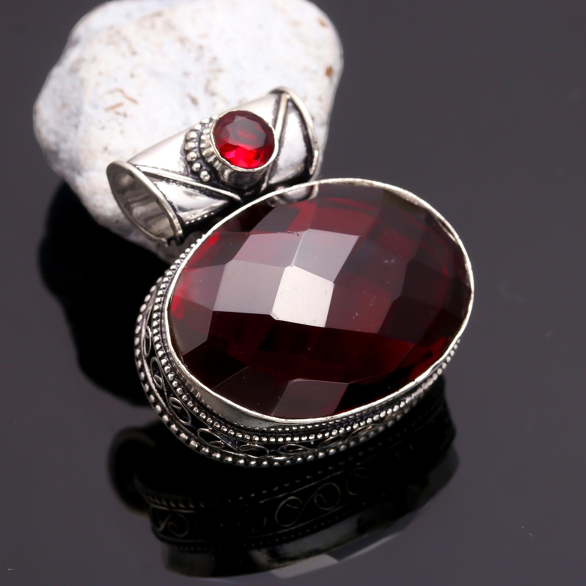 Mozambique  Gemstone Handmade 925 Sterling Silver Oval Cut Jewelry Pendant