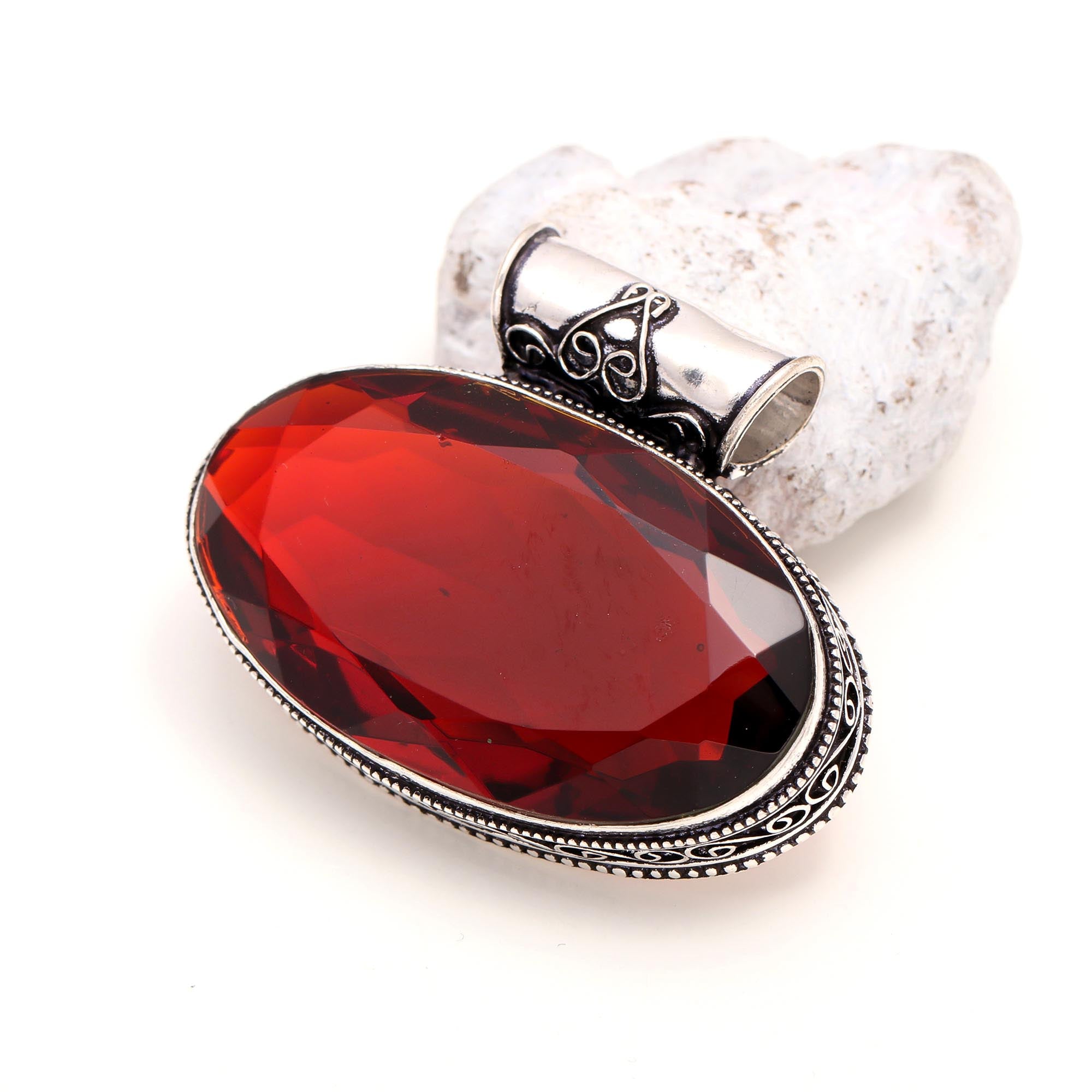 Red Garnet Gemstone Handmade 925 Sterling Silver Oval Cut Jewelry Pendant